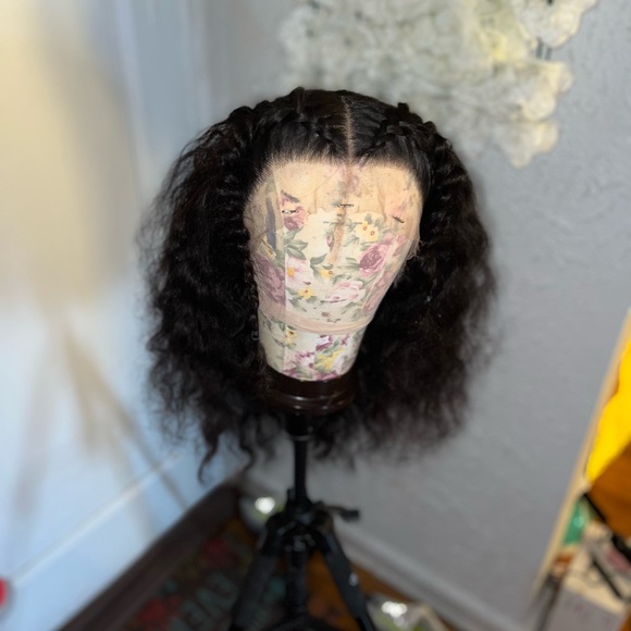 Hd Lace Wig - Picture 2 of 3